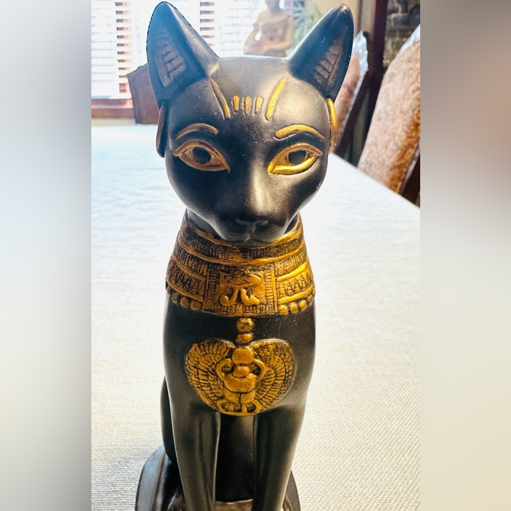 Ornate Egyptian Cat Figurine/Goddess Bastet Centerpiece/Statue Pristine/Rare - Picture 3 of 13